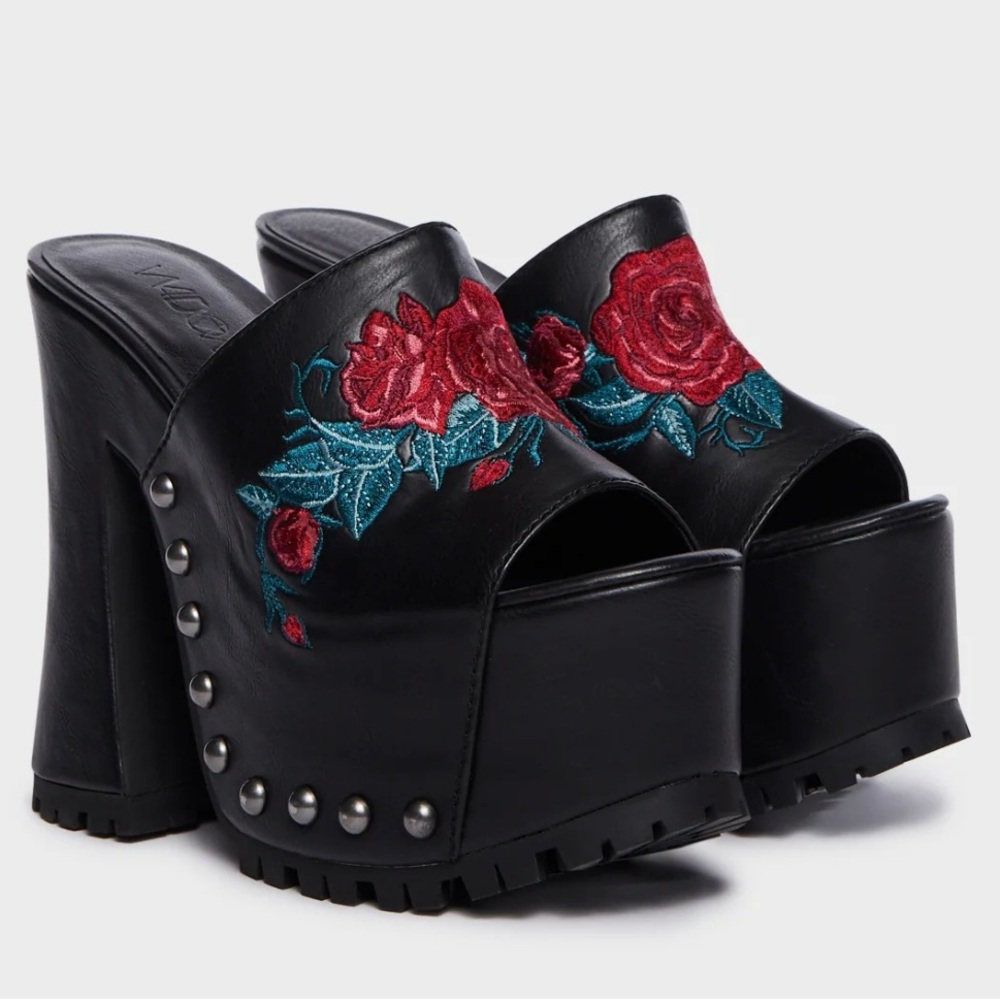 Black and Red Embroidered Platform Mules 7”inches height in perfect condition
